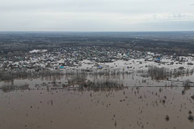 RUSSIA, ORENBURG REGION - APRIL 6, 2024: Spring floods hit the village ...