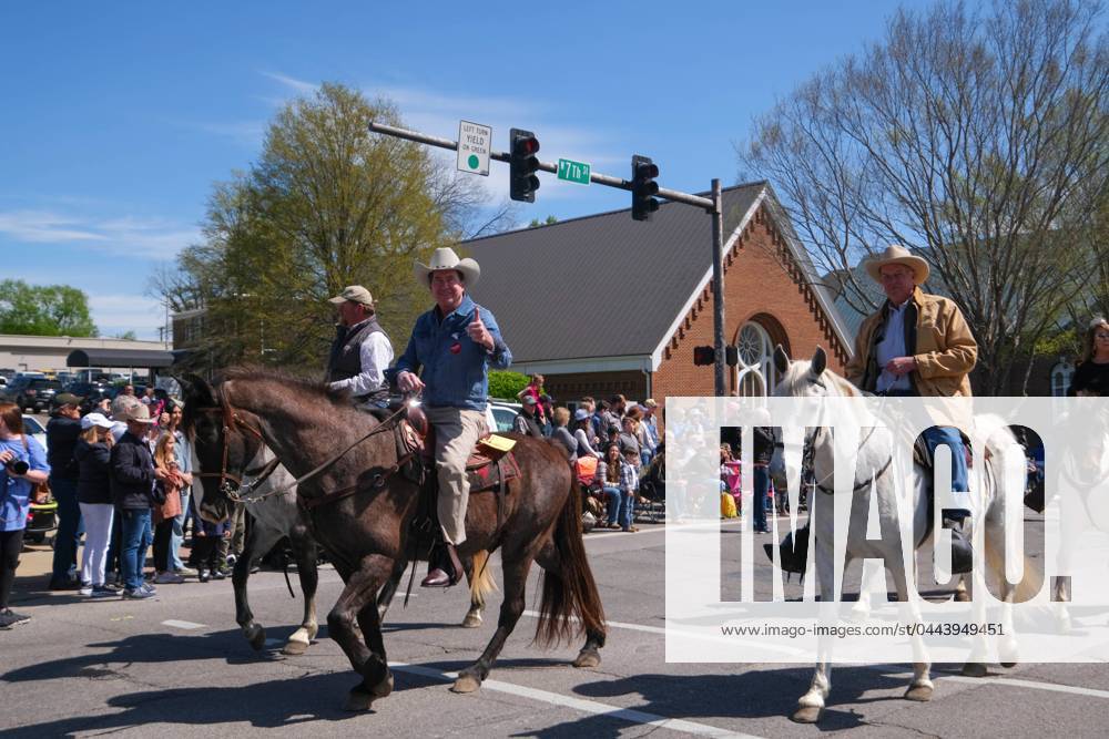 Syndication The Tennessean A big crowd gathers at the Mule Day Parade