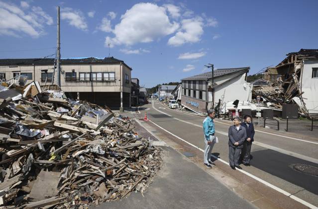 Emperor, Empress Visit Quake-hit Town In Ishikawa Pref. Japanese ...