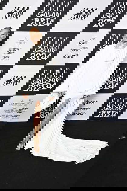 Yigit pornoga sperma beradi.