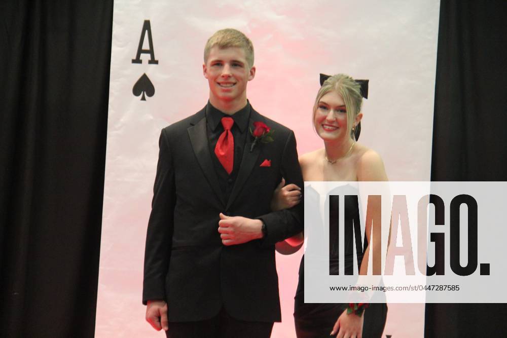 Syndication The Des Moines Register Blake Tuel and Molly Cue pose for