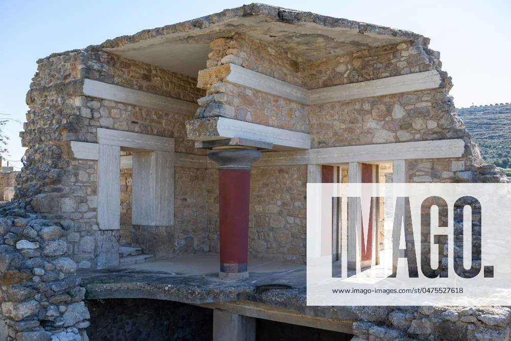 The palace was the center of the Minoan civilization and is considered ...