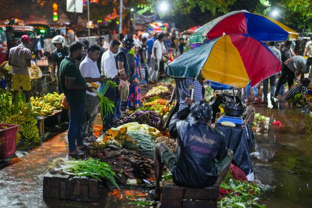 Economy In Sri Lanka Customers are buying vegetables and fruits at a ...