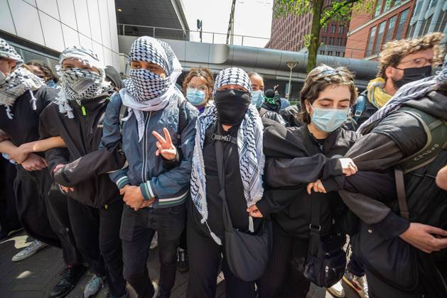 Police break up Palestinian protest in The Hague - 06 Jun 2024 Police ...
