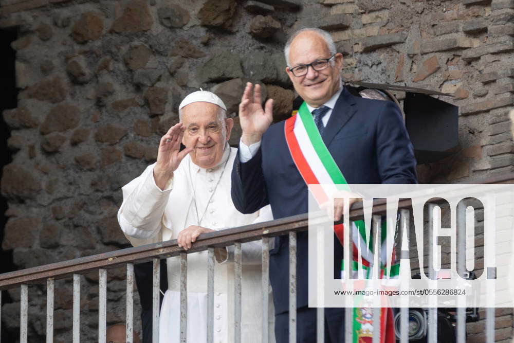 Italy: Pope Francis visits Capitoline Hill in Rome Pope Francis and ...