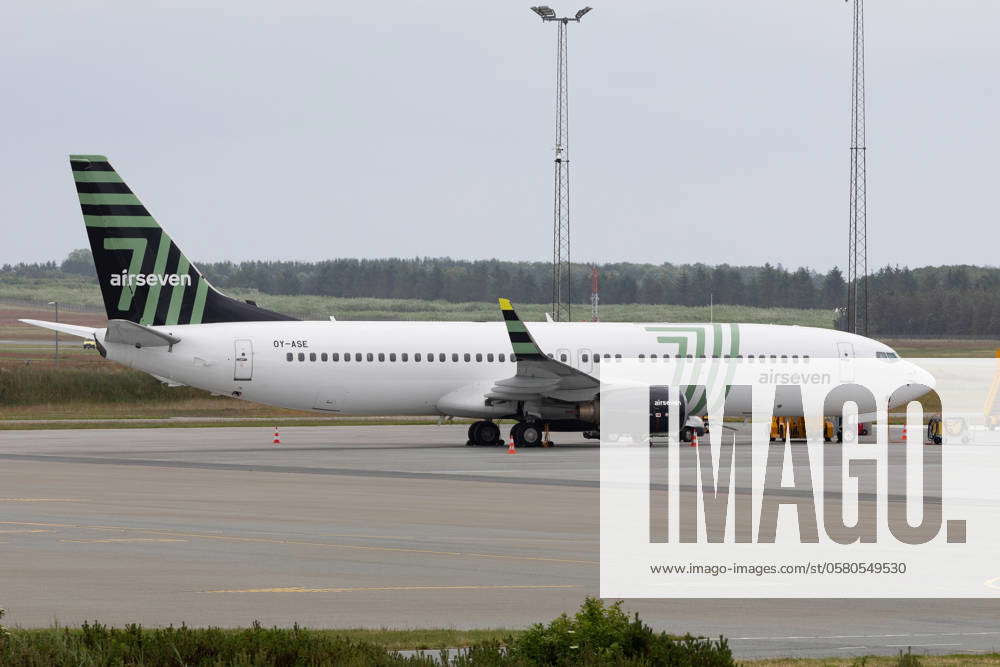 Aircraft And Airline Stock An Air Seven Boeing 737 is being at Billund ...