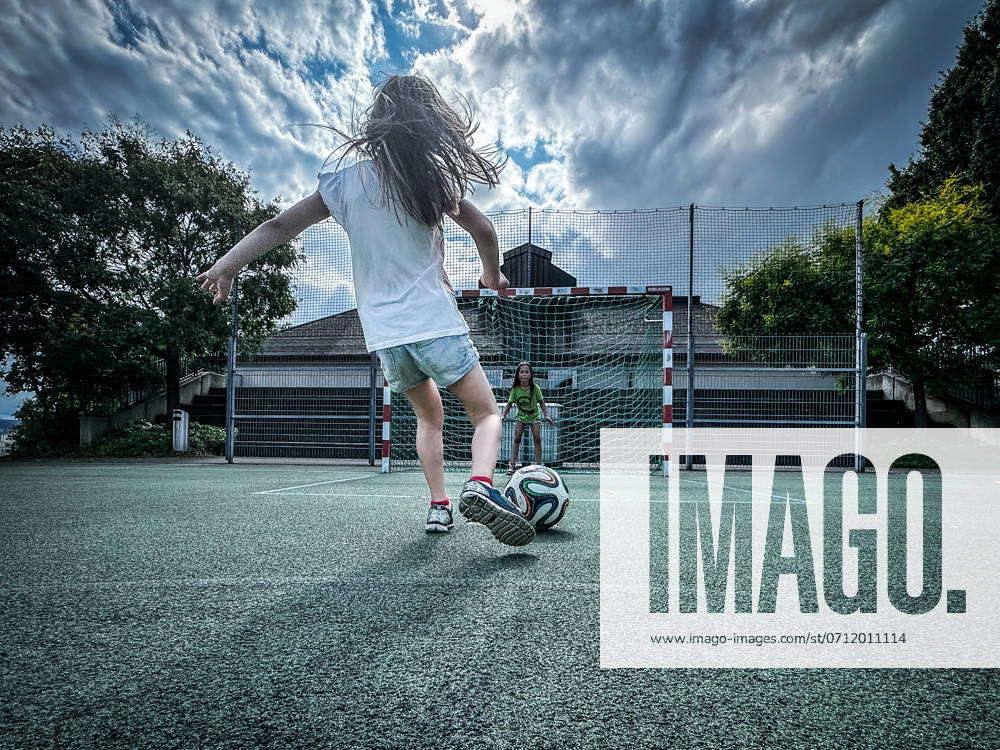 Soccer game, children, soccer field, girls, goal kick, goalkeeper ...