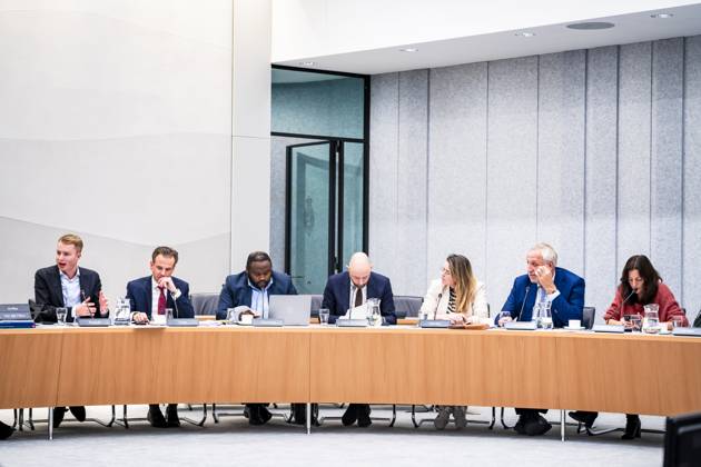 THE HAGUE - Julian Bushoff, Alexander Kops, Mpanzu Bamenga and Peter de ...