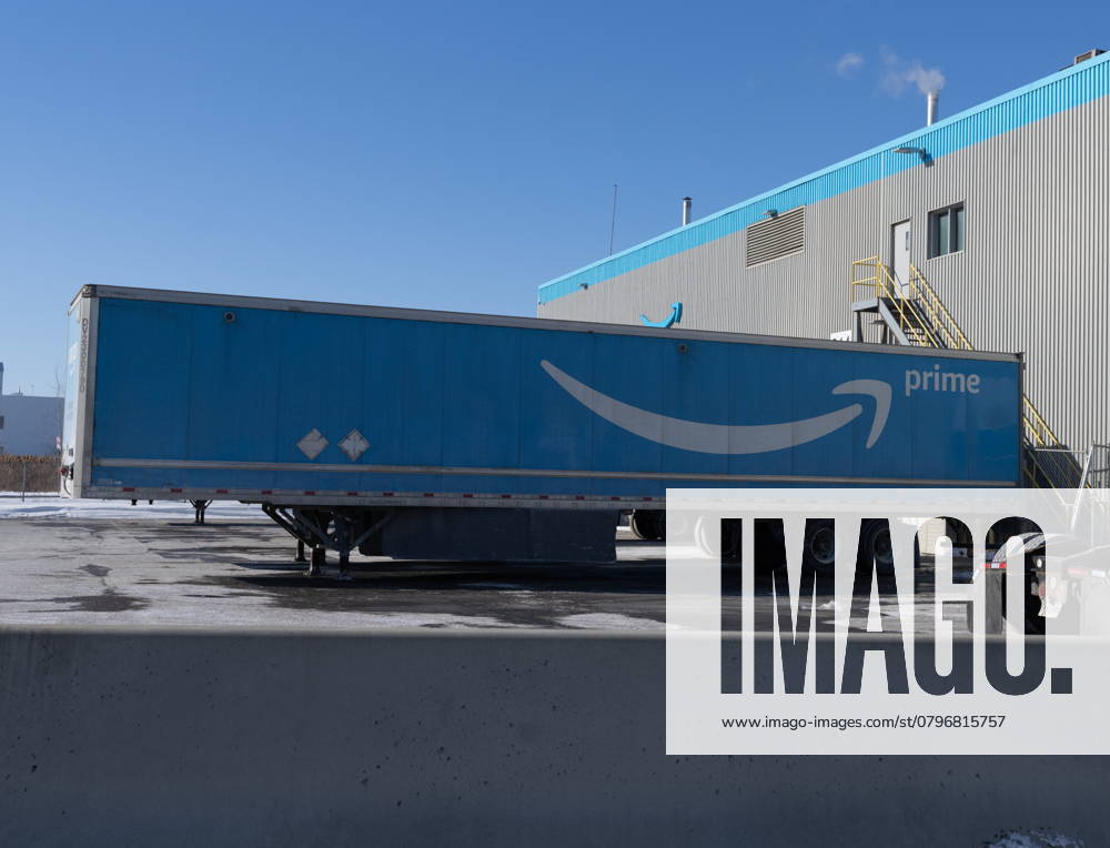 Laval, Pq, CANADA: Amazon s DXT4 warehouse is seen in Laval, Que., Jan ...