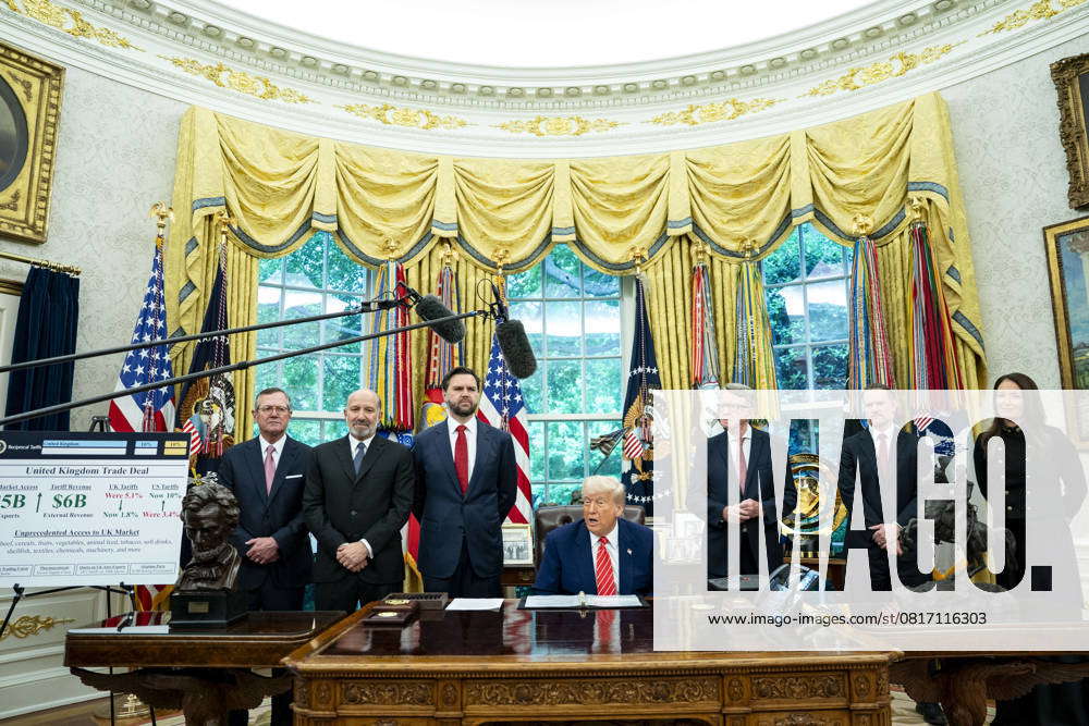 US President Donald Trump announces a trade agreement between the ...