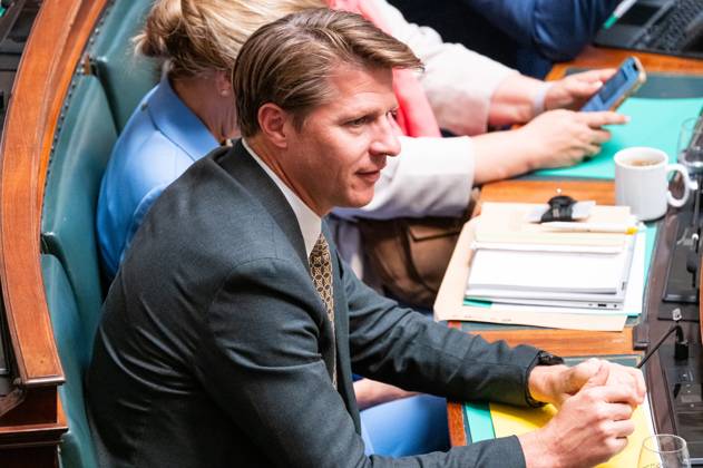 Axel Ronse at the plenary session of the Chamber at the federal ...