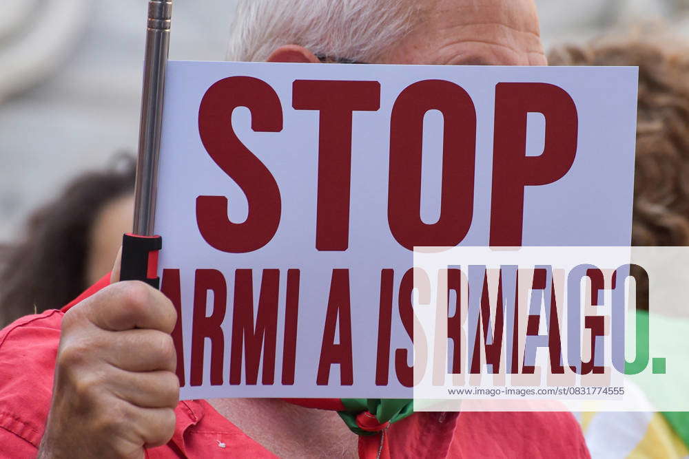 Flash mob protest in Rome against cooperation with Israel in Roma ...