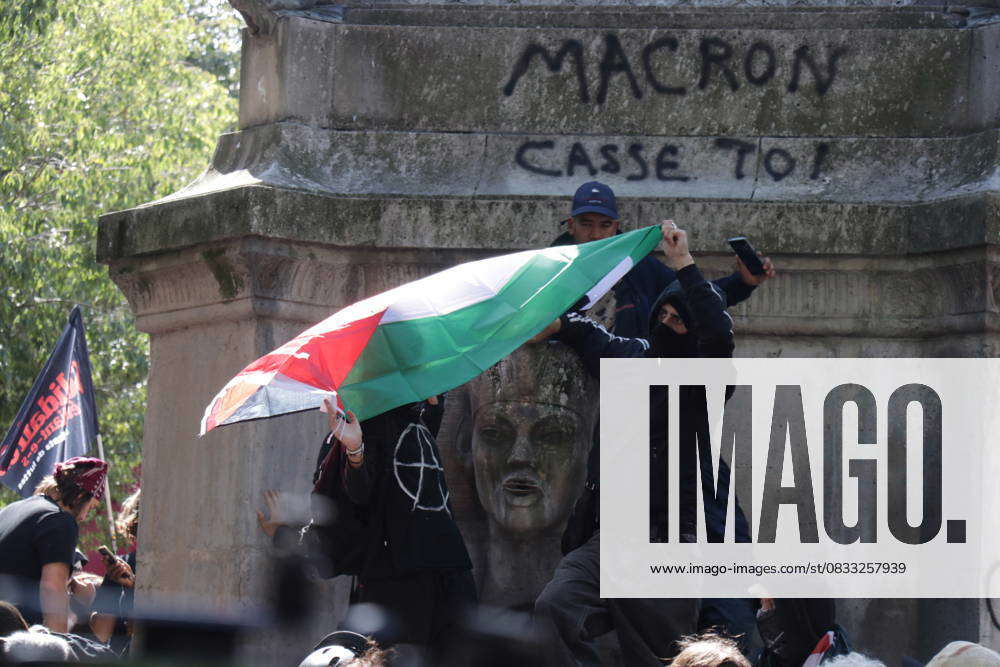 Let s block everything protest movement in Paris PARIS, FRANCE ...