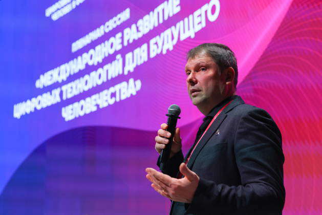 RUSSIA, MOSCOW - : Vyacheslav Komlev, chairman of the Board of ...