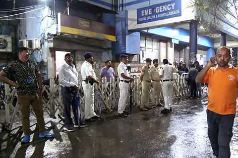 India: Stampede at the Durga Puja festival in Kolkata
